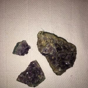 3 amethyst stones